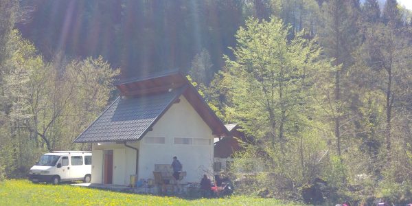 Sanitarije in tuš